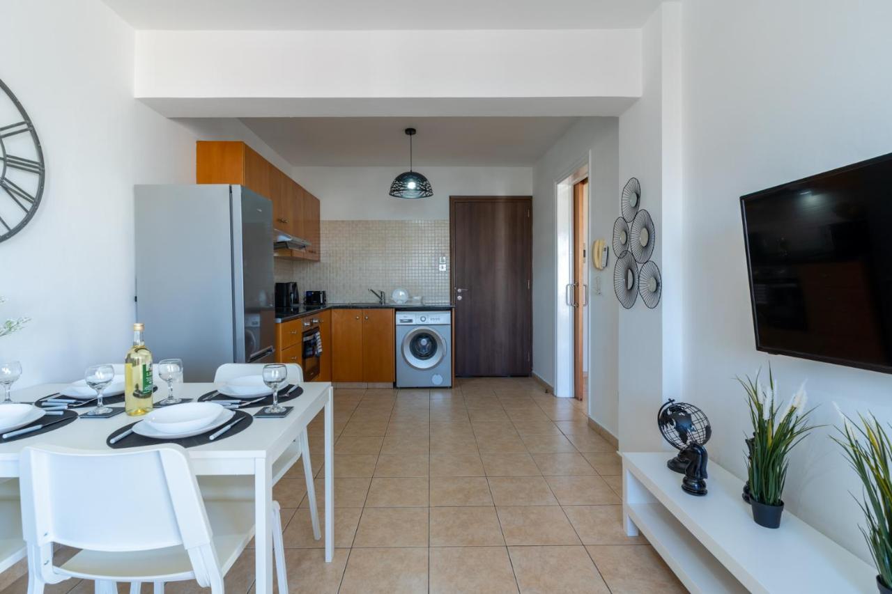 Polyn 1- Bedroom Apartment In 拉纳卡 外观 照片